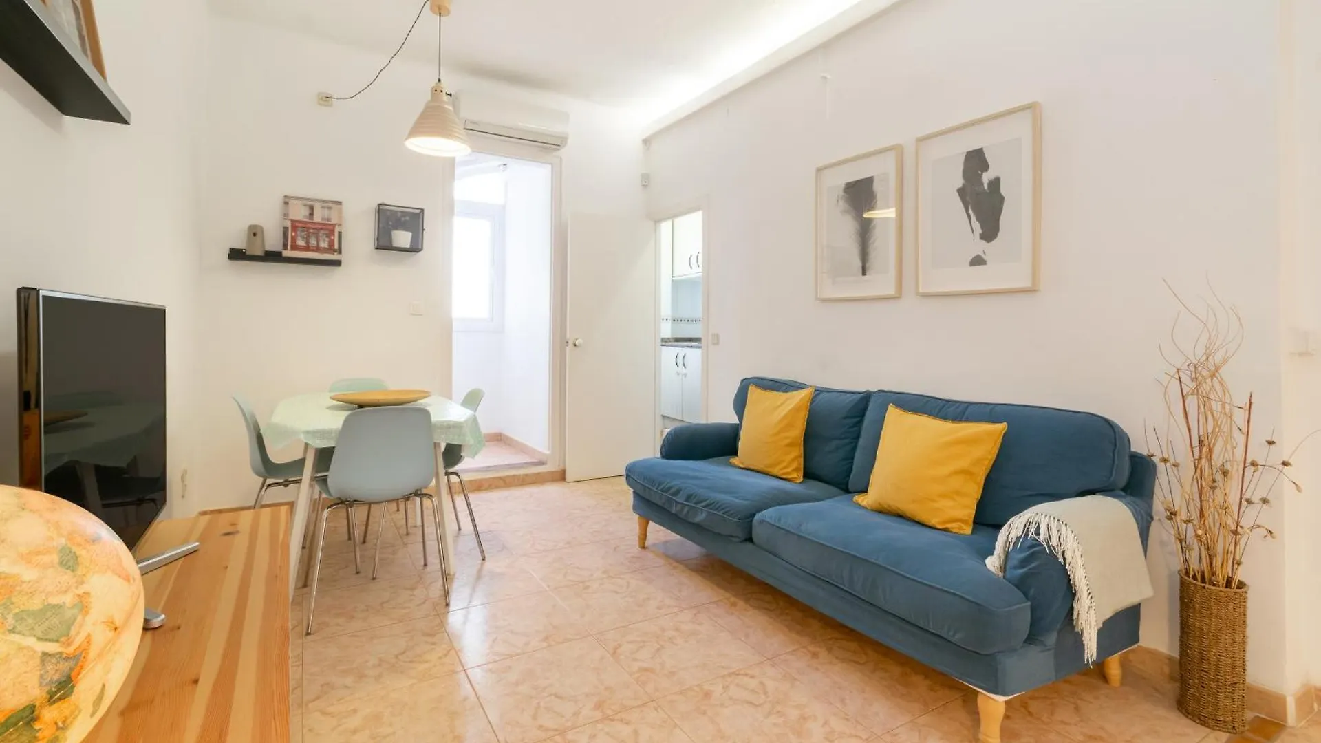 Charming Central Gem In Poble Sec location